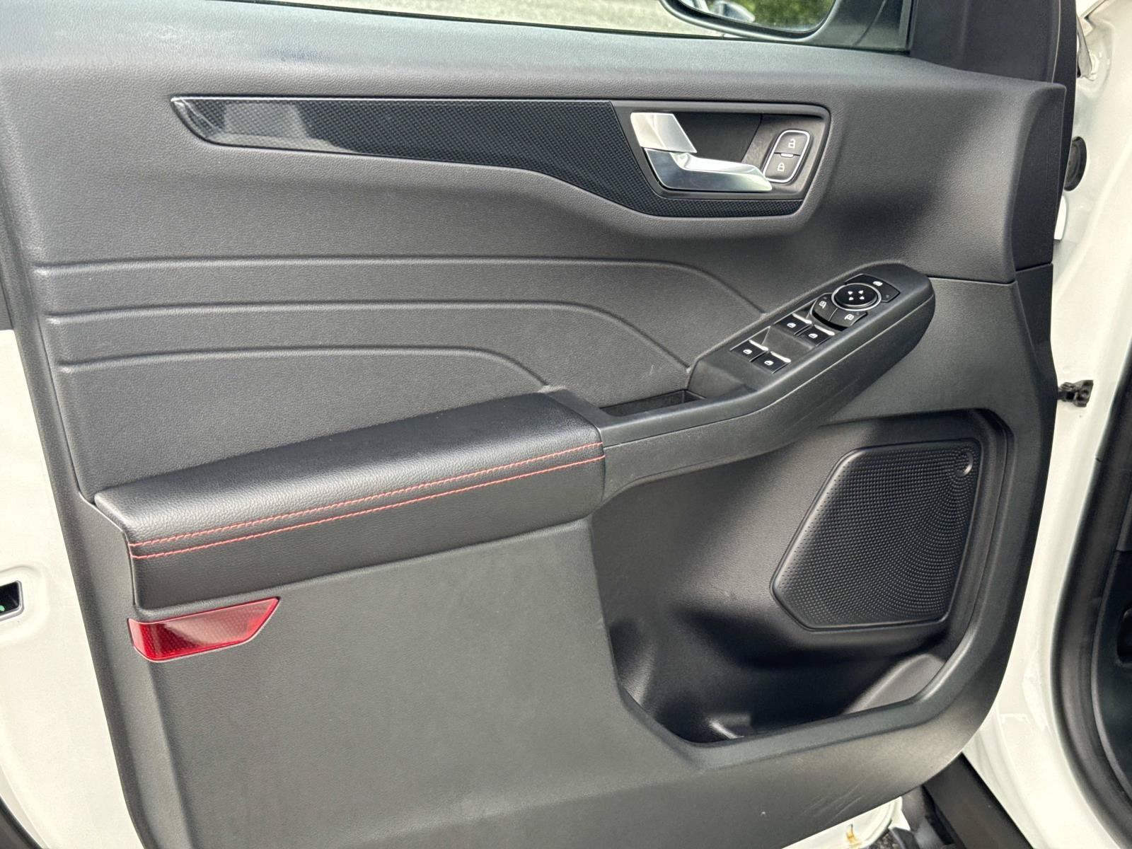 2023 Ford Escape ST-Line Select - Photo 16