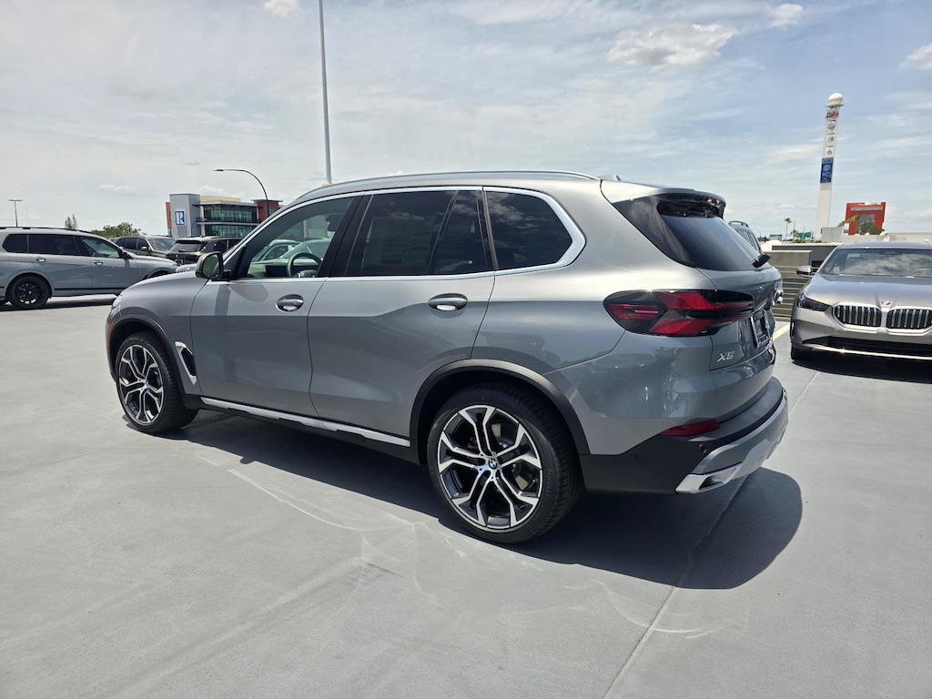 New 2026 BMW X5 sDrive40i SUV