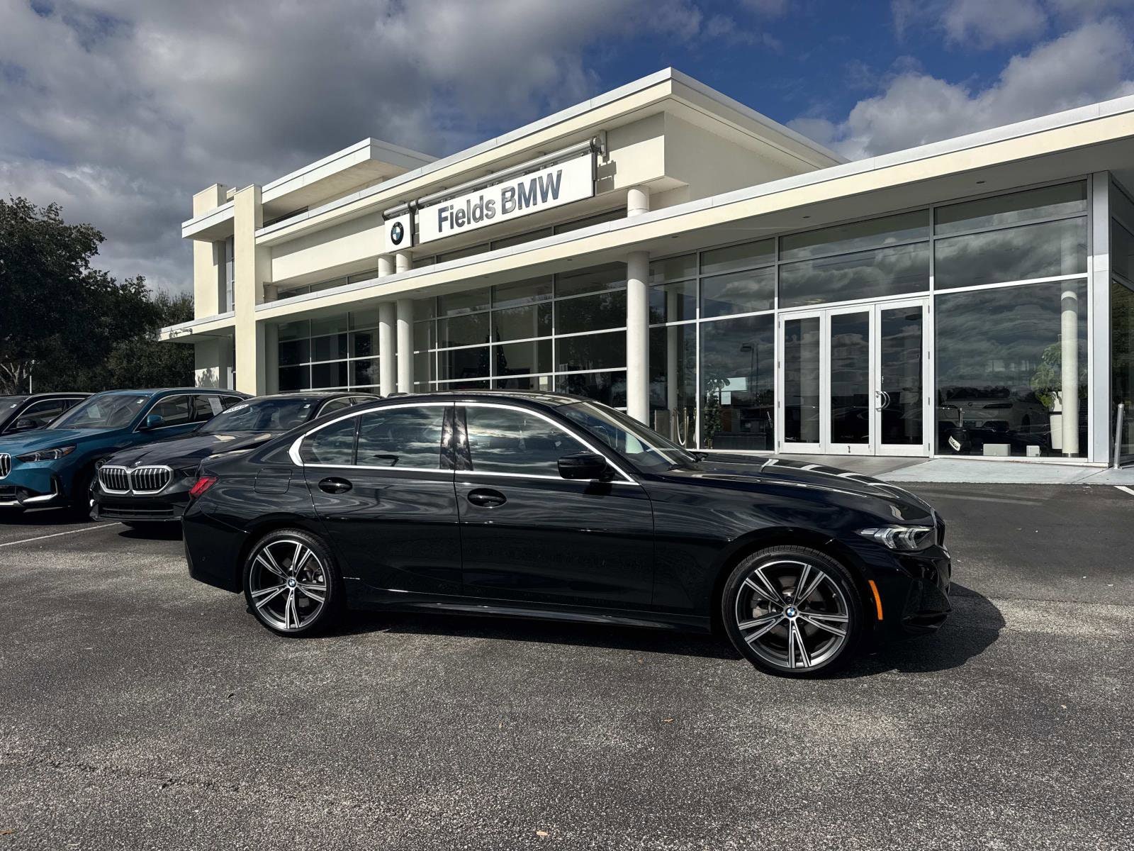 2024 BMW 3 Series 330i's photo