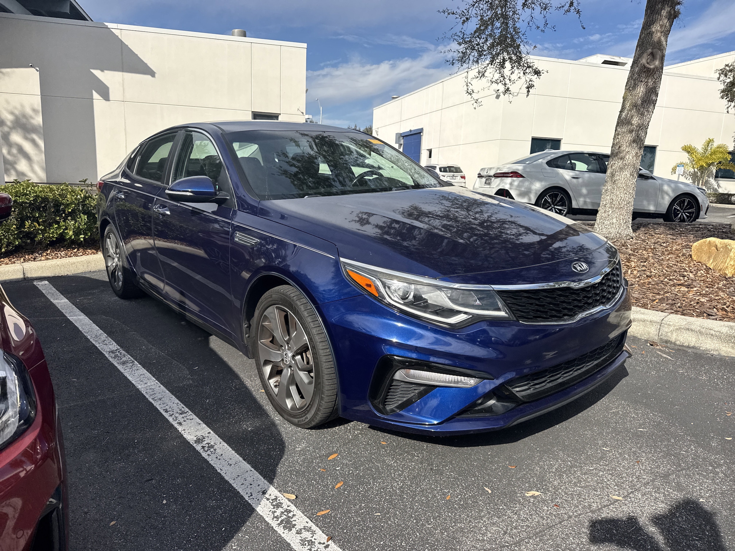 2019 Kia Optima S's photo
