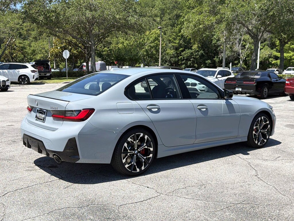 New 2026 BMW 330i Sedan