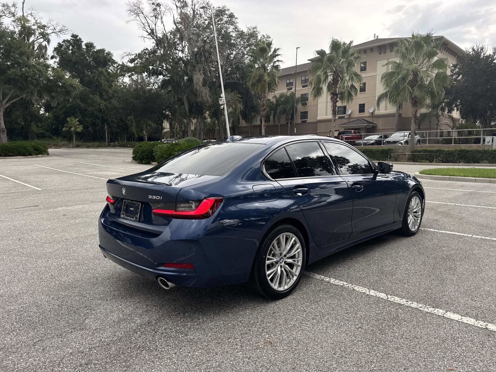 2023 Bmw 330i photo 3