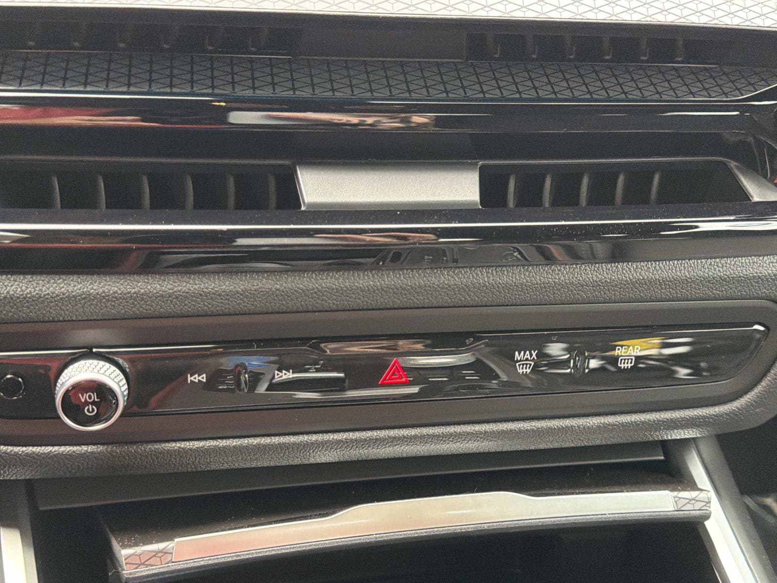 2026 BMW i4 40 - Photo 24