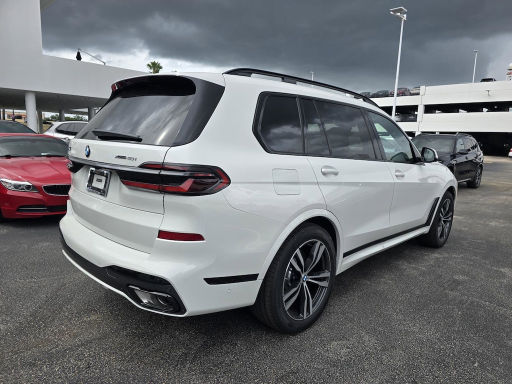 New 2026 BMW X7 xDrive40i SUV