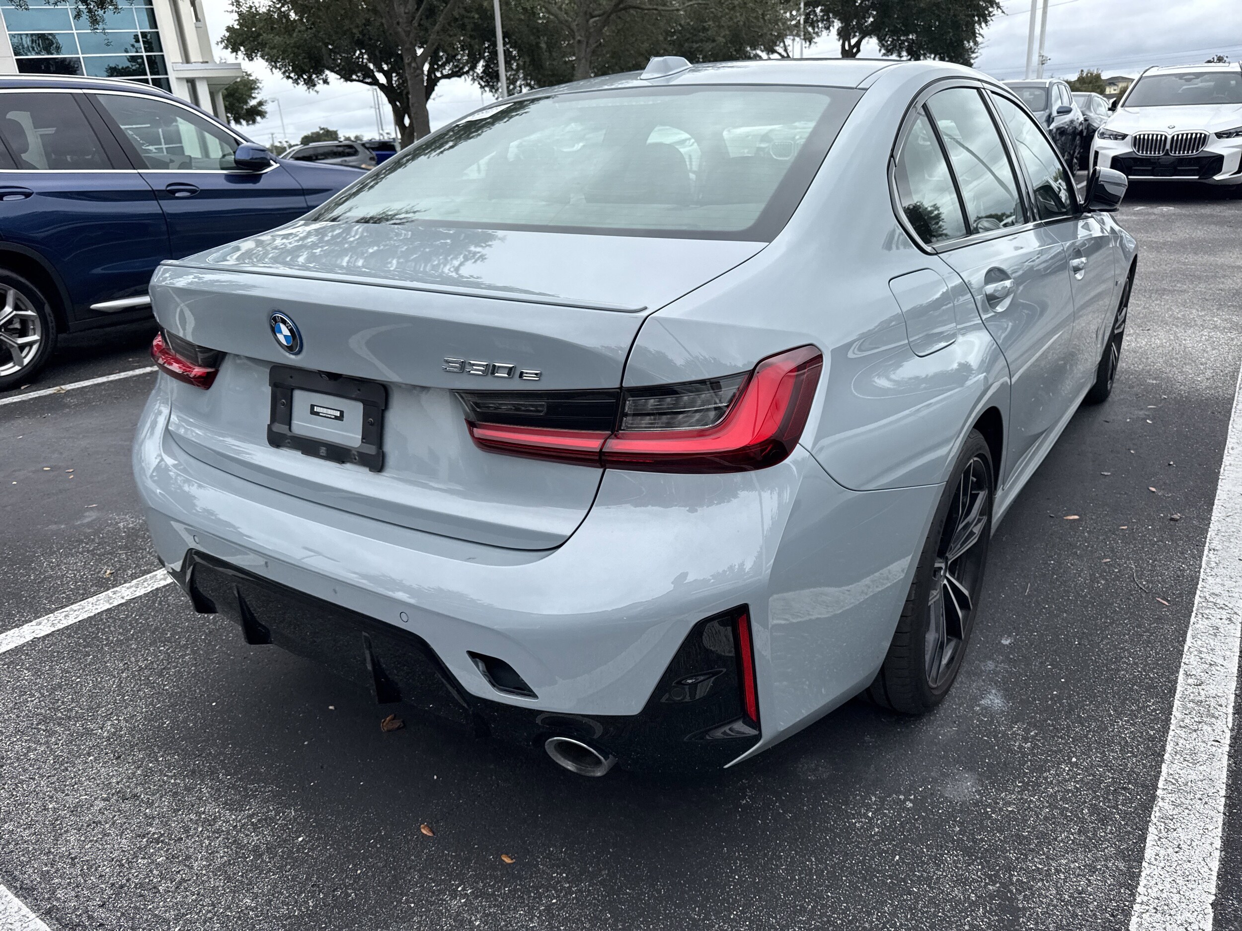 2023 Bmw 330e photo 2