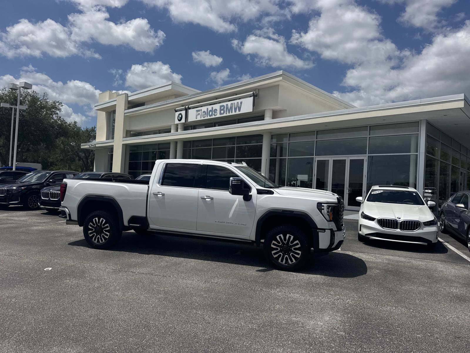 2025 GMC Sierra 4WD Crew Cab Long Box Denali Ultimate's photo