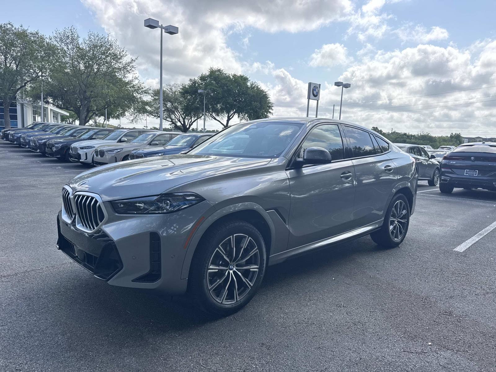 2026 BMW X6 40i - Photo 8