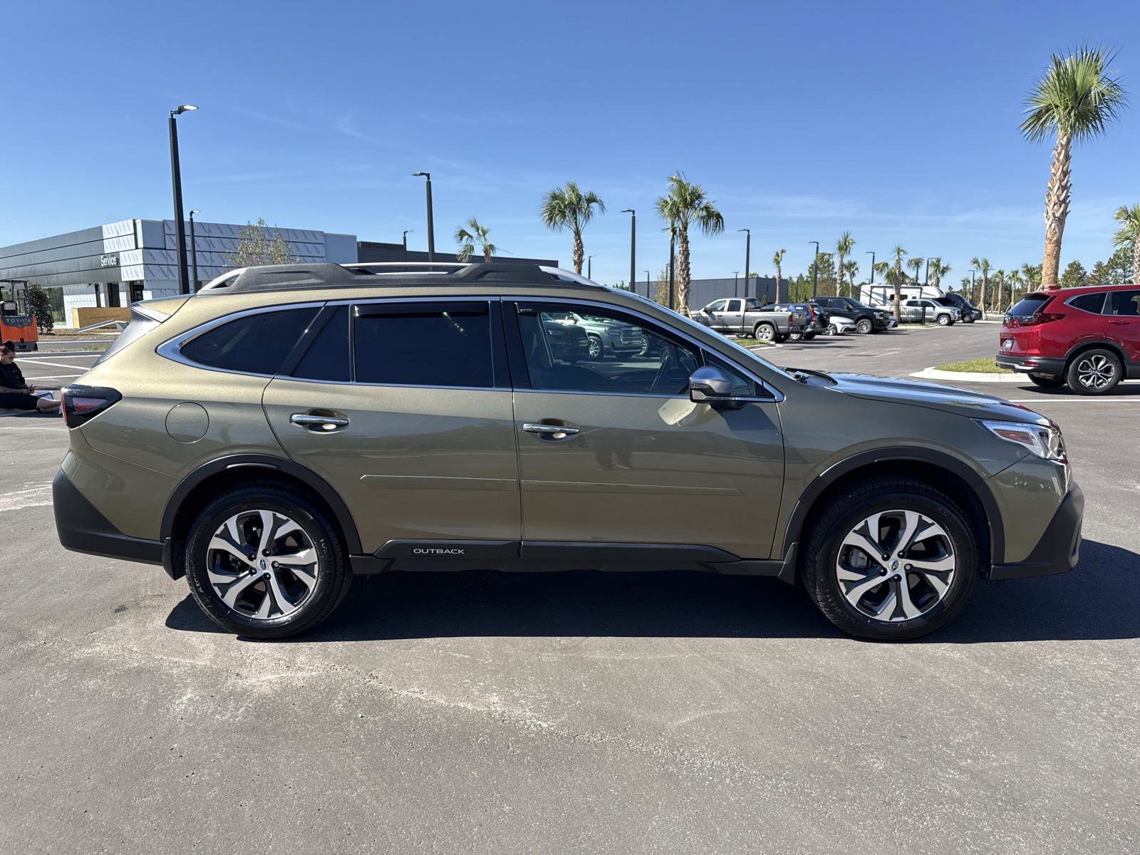 2022 Subaru Outback Touring's photo