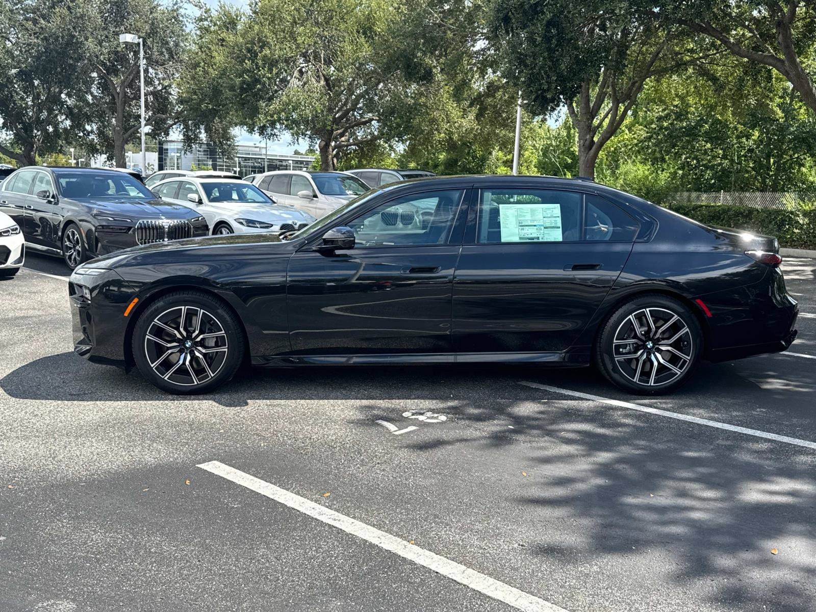 2025 BMW 7 Series 760i - Photo 7