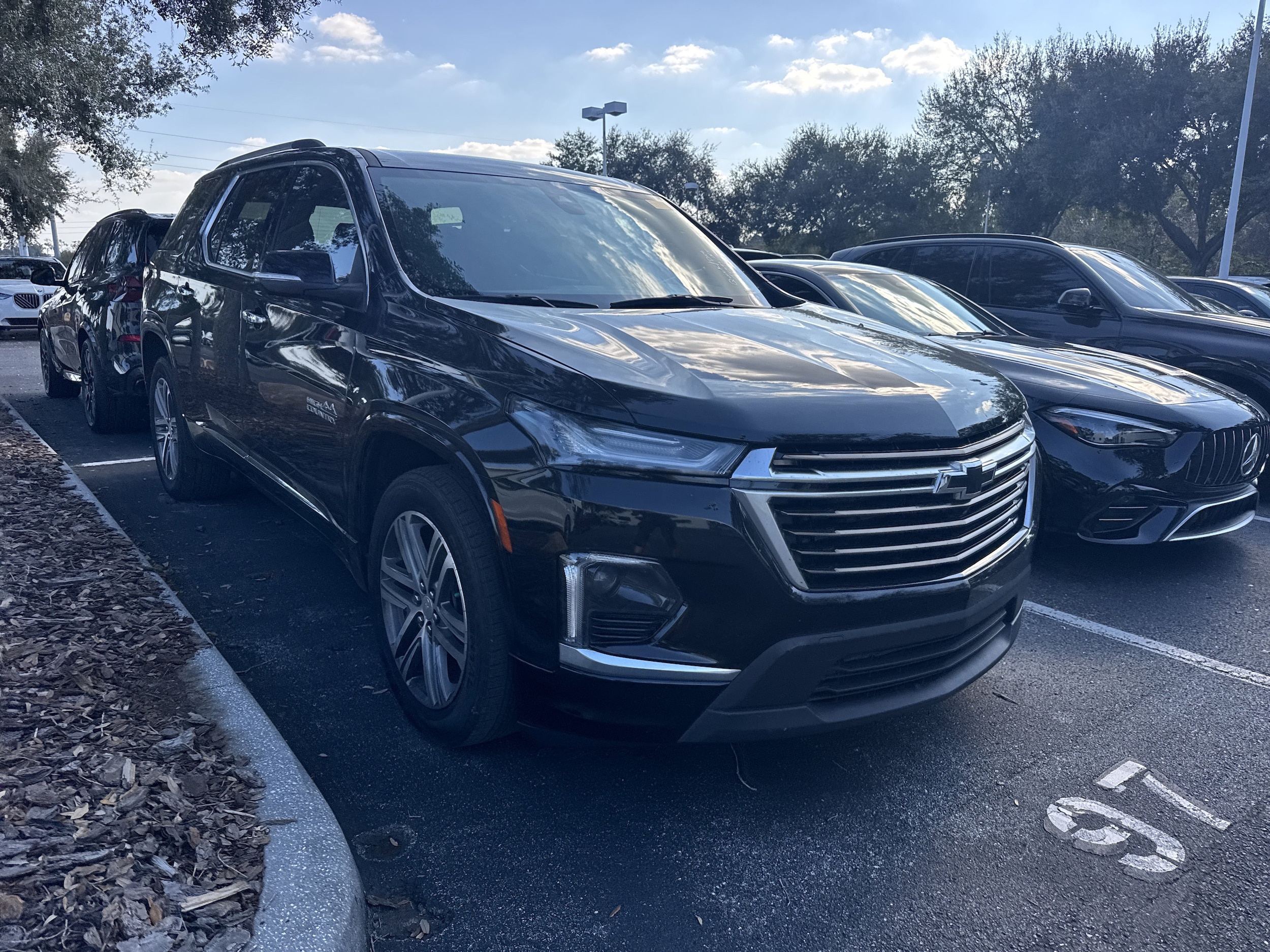 2023 Chevrolet Traverse High Country's photo