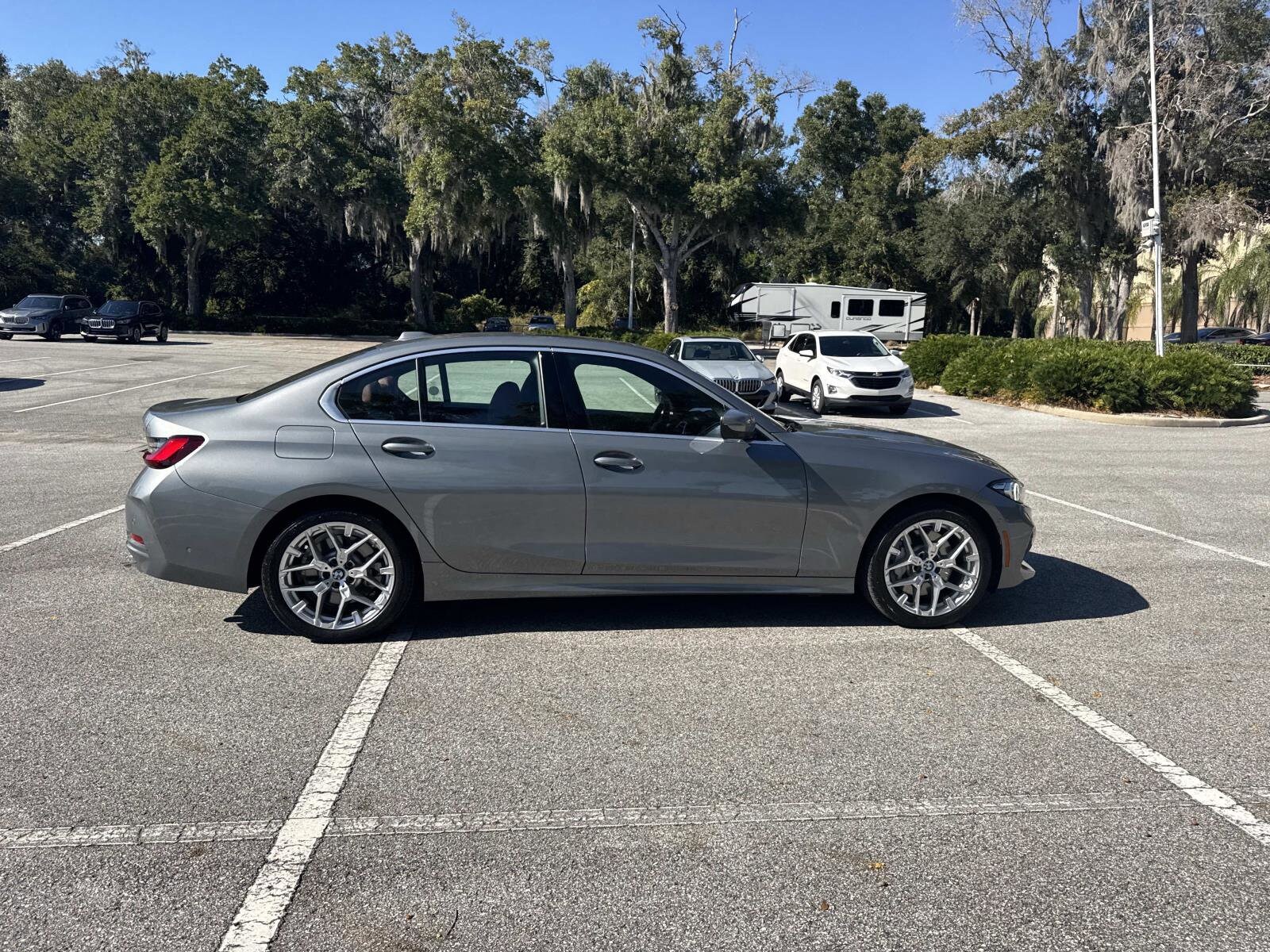 2025 Bmw 330i photo 3