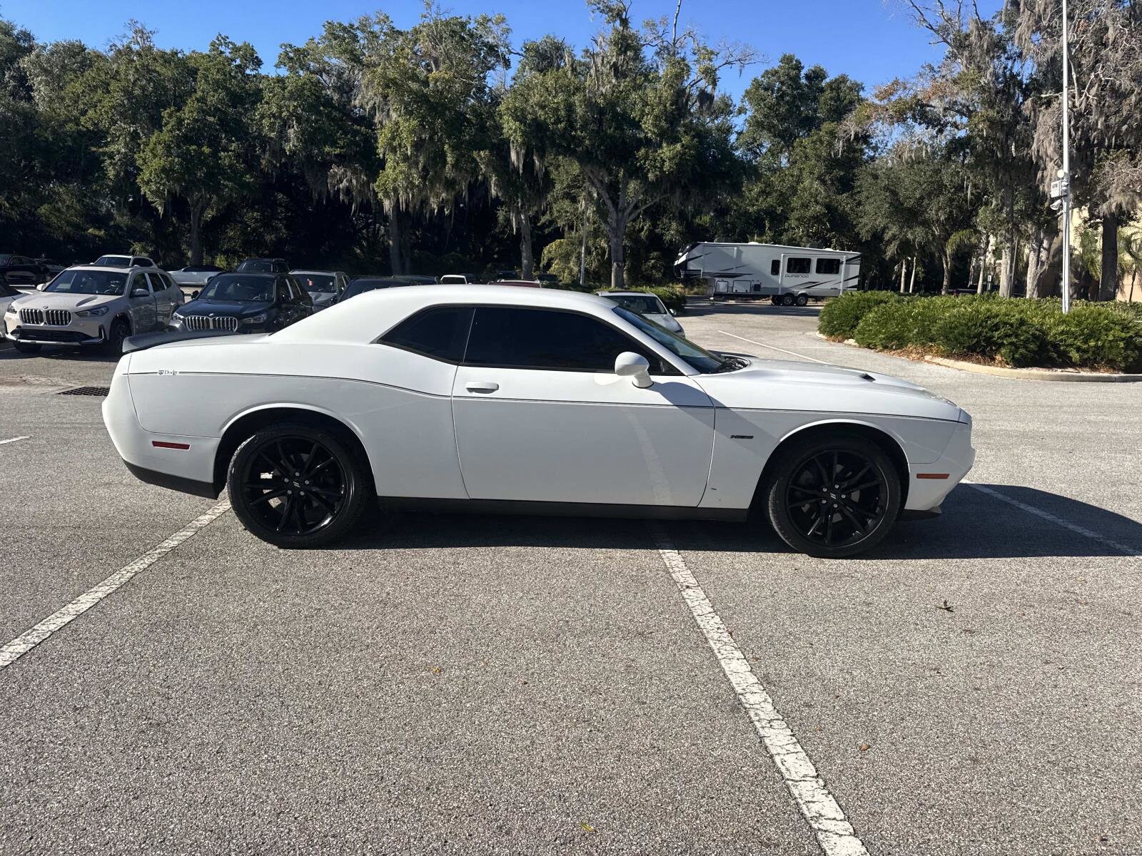 2017 Dodge Challenger R/T photo 4