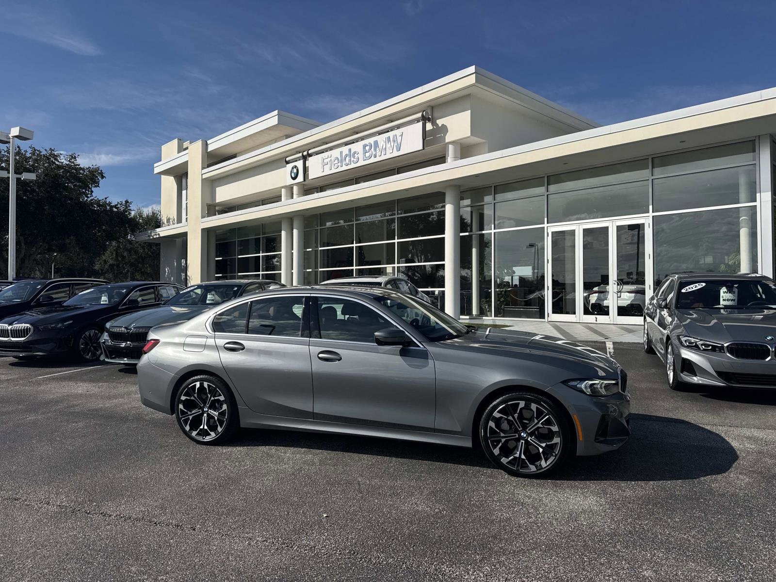 2025 BMW 3 Series 330i's photo