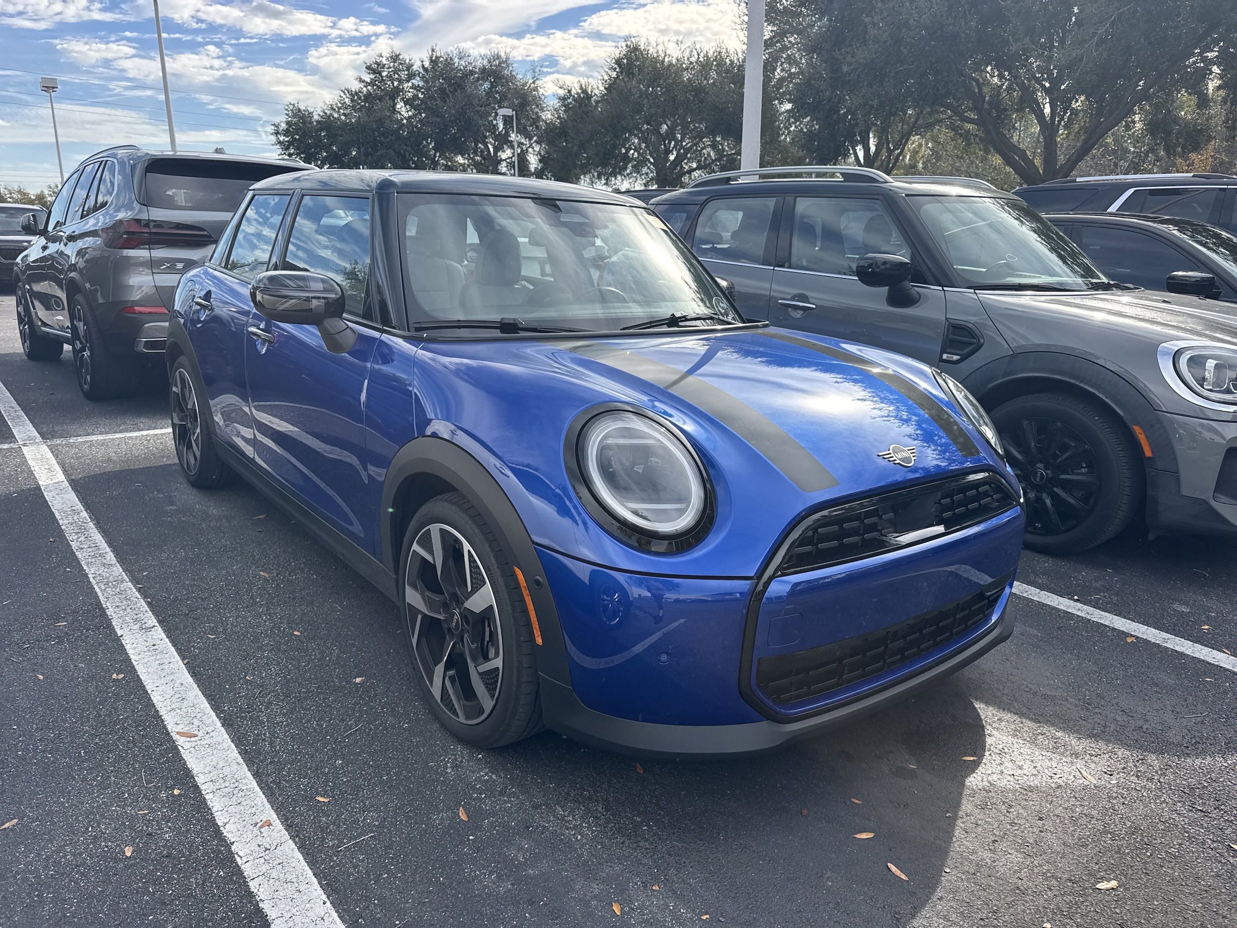 2025 MINI Hardtop 4 Door Base's photo