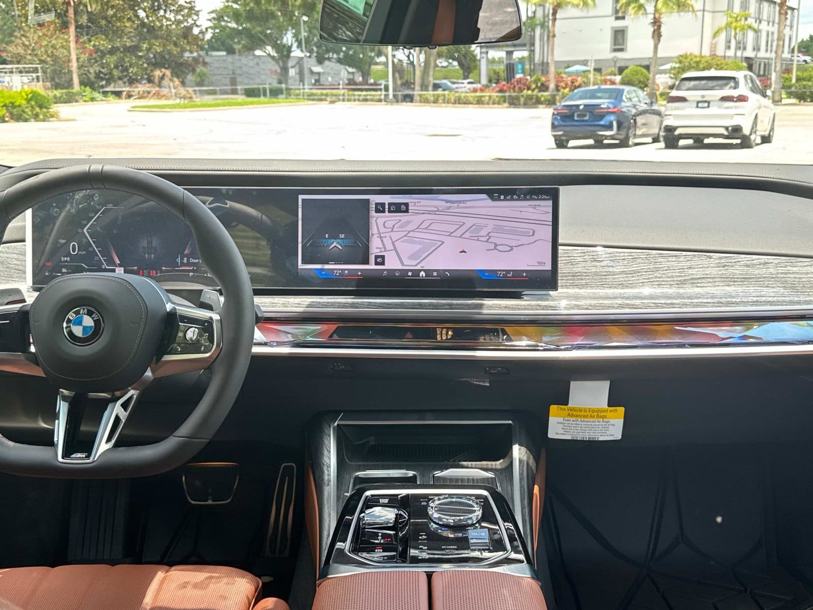 2025 BMW 7 Series 760i - Photo 14