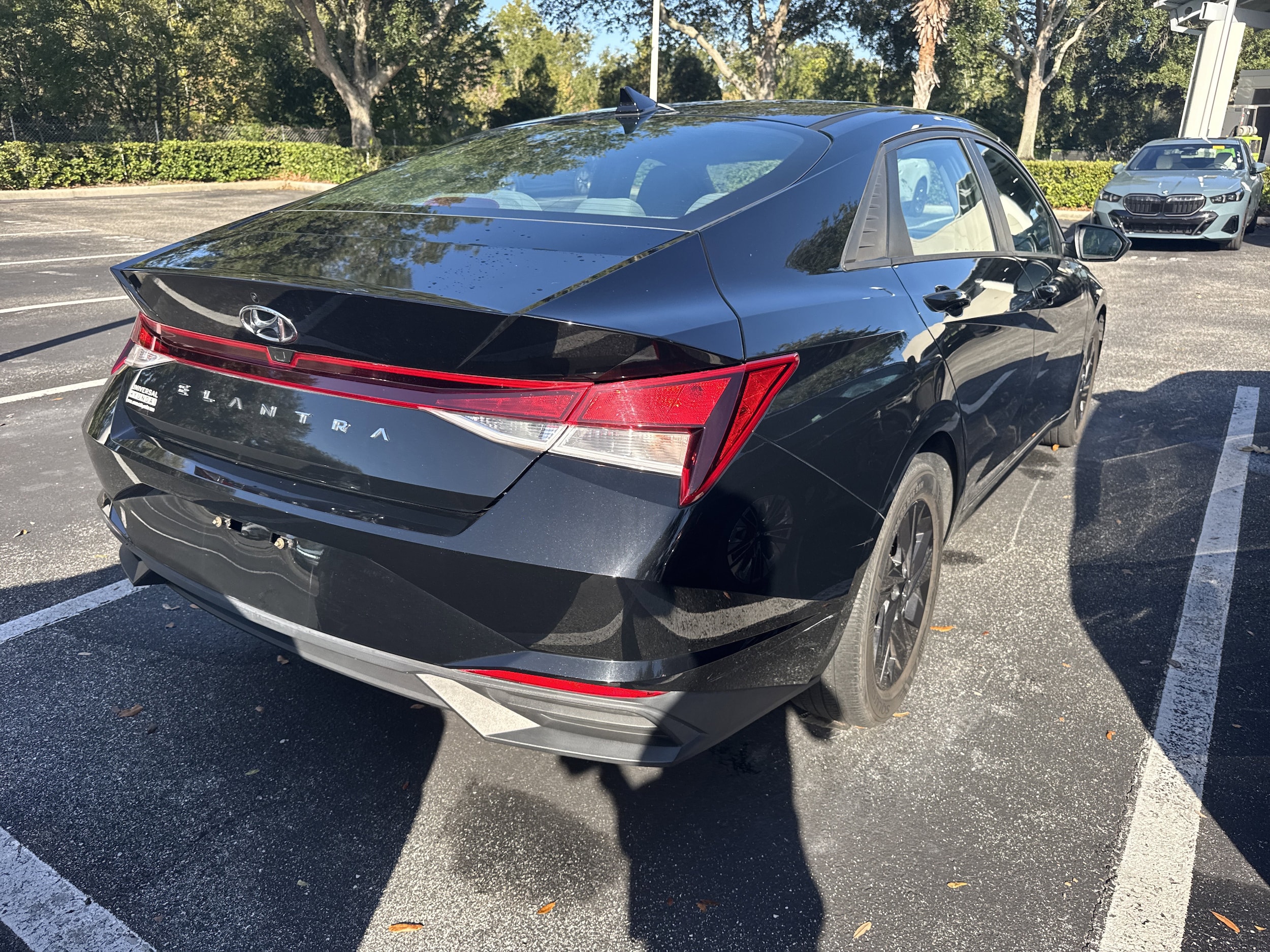 2021 Hyundai Elantra SEL Convenience photo 2
