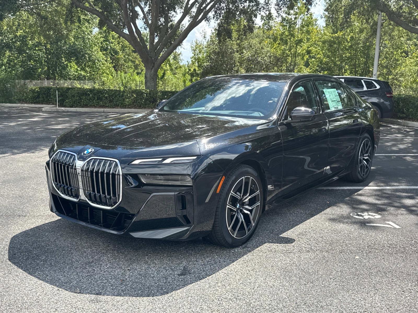 2025 BMW 7 Series 760i - Photo 8