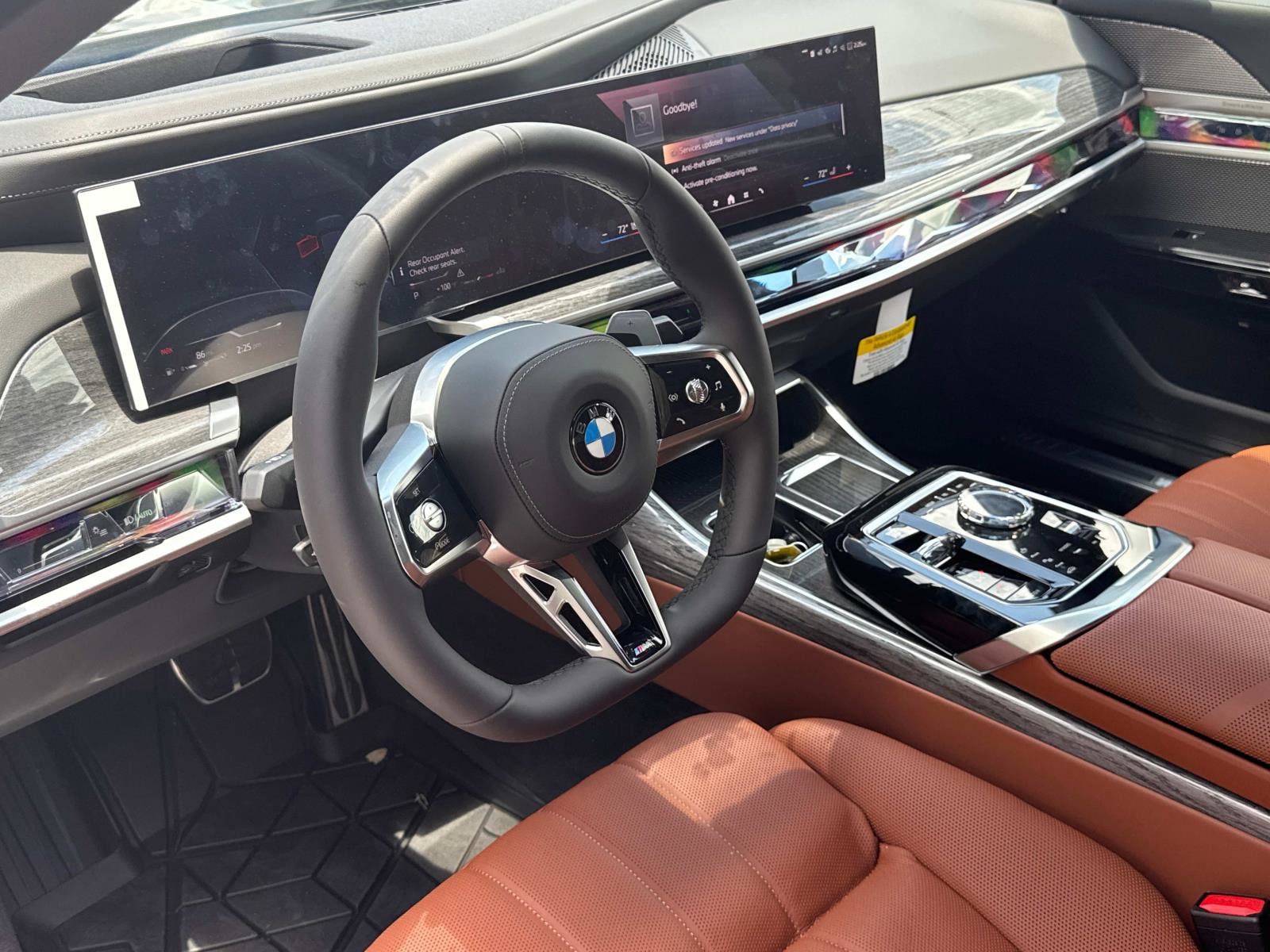2025 BMW 7 Series 760i - Photo 32