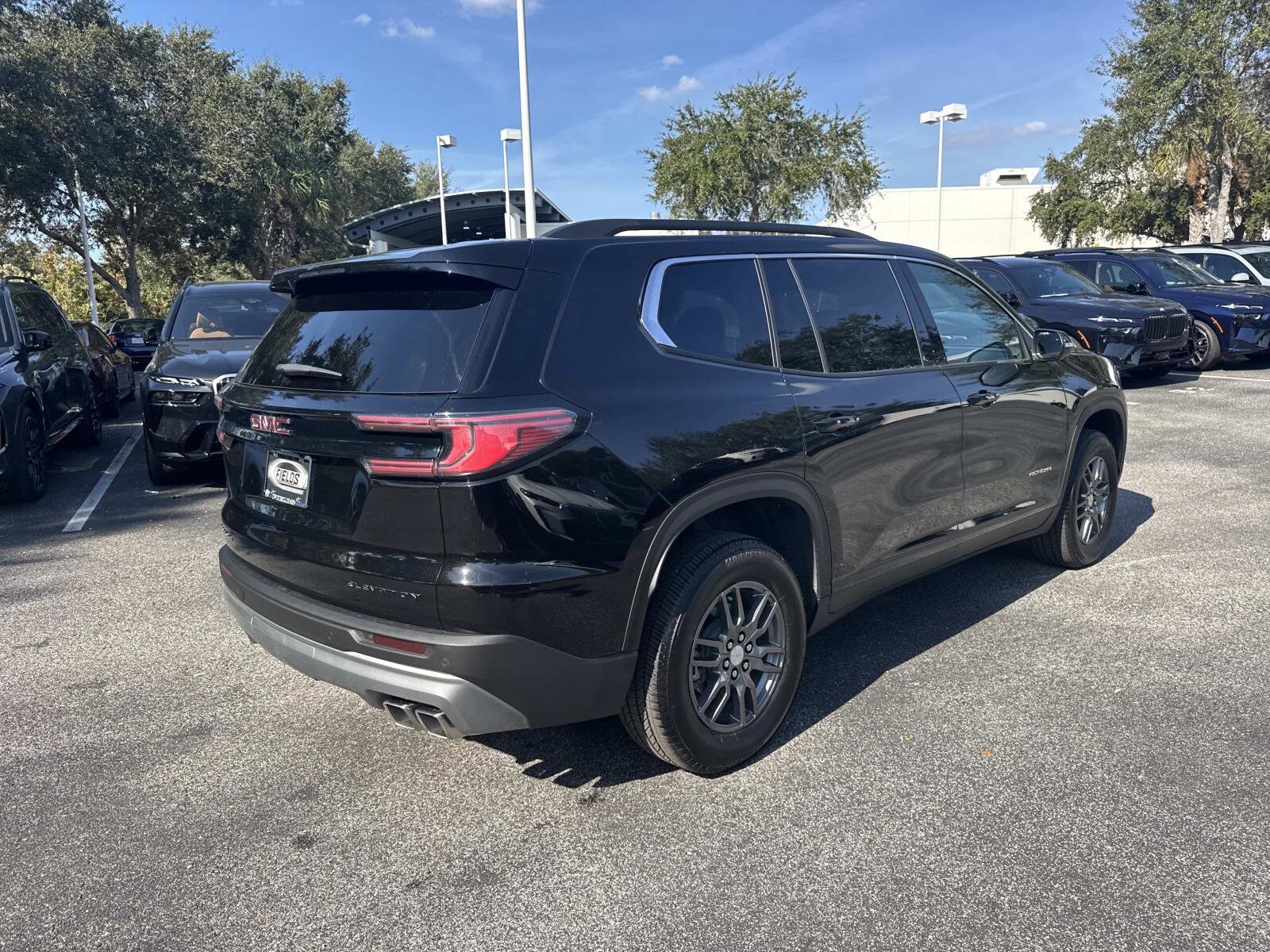 2025 Gmc Acadia Elevation photo 3