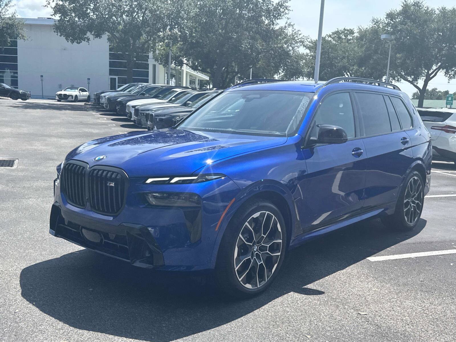 2026 BMW X7 M60i - Photo 8