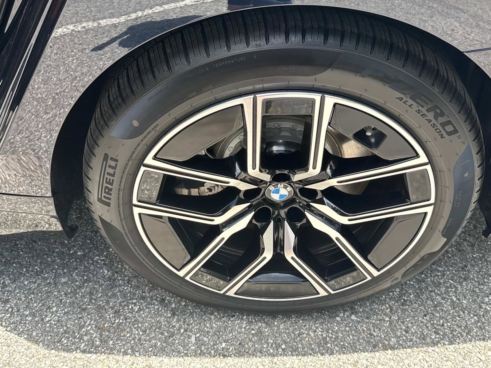 2025 BMW 7 Series 760i - Photo 11