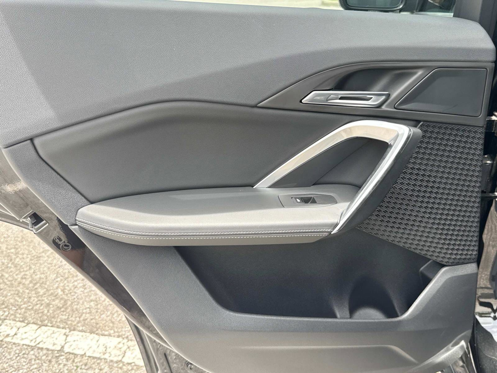 2025 BMW X1 28i - Photo 12