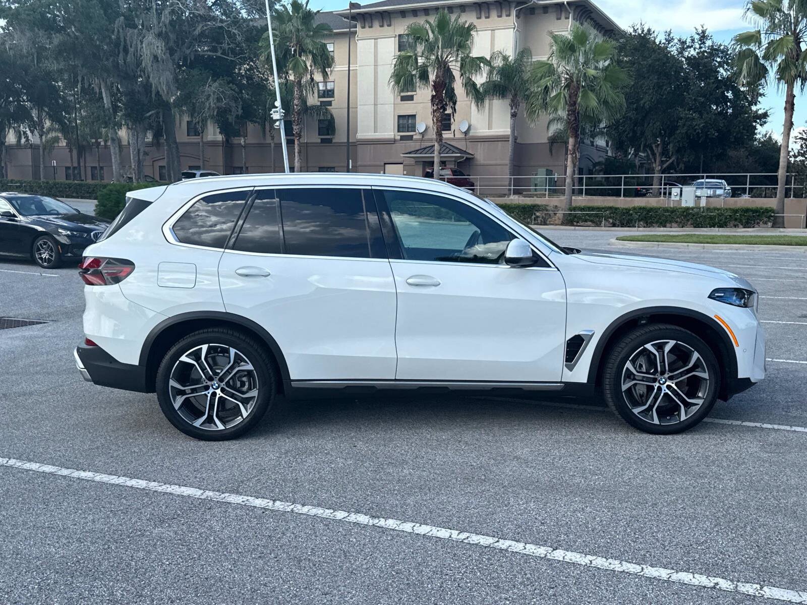 2025 Bmw X5 xDrive50e photo 2