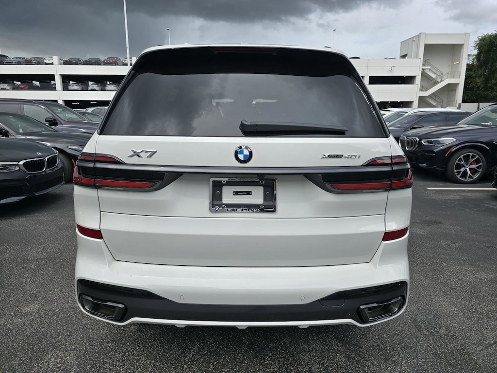 New 2026 BMW X7 xDrive40i SUV