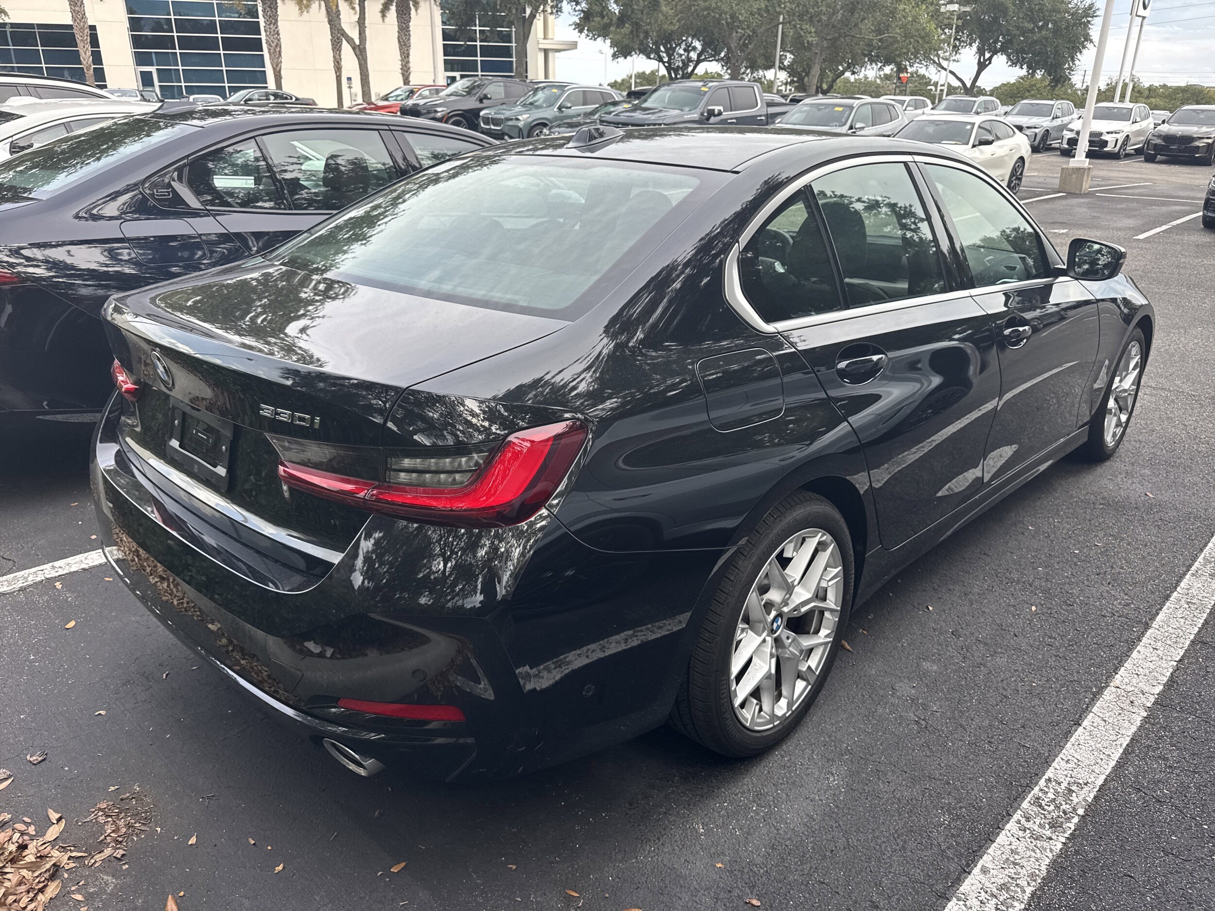 2025 Bmw 330i photo 2