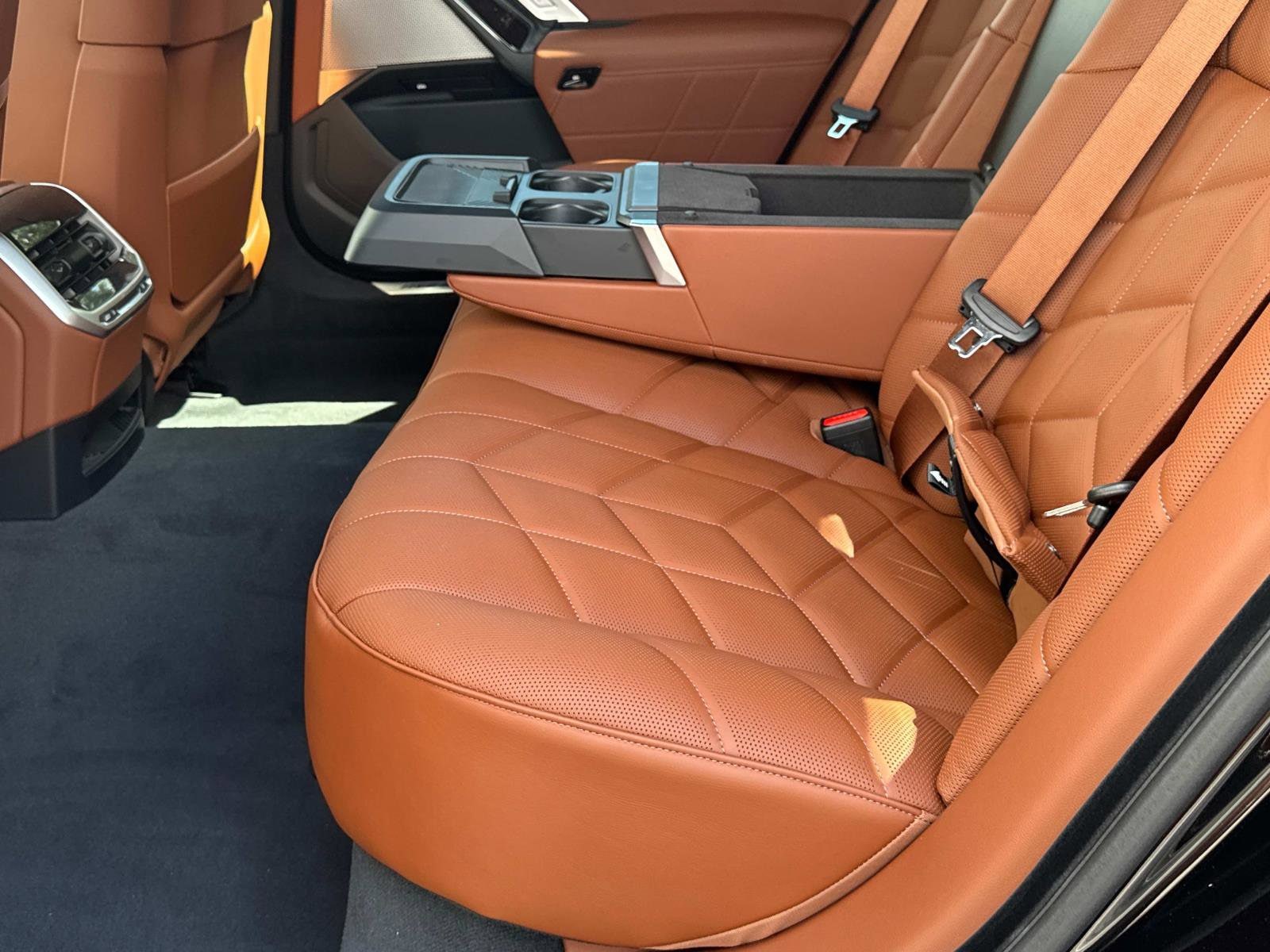 2025 BMW 7 Series 760i - Photo 14