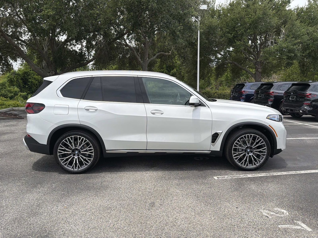 New 2026 BMW X5 sDrive40i SUV