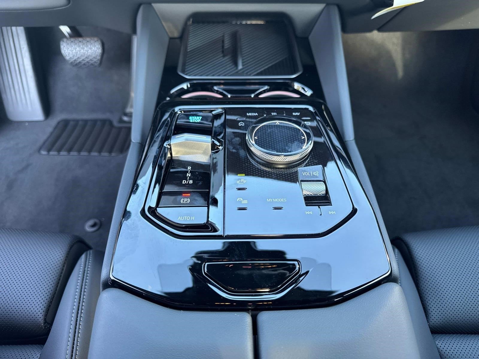 2026 BMW i5 40 - Photo 24