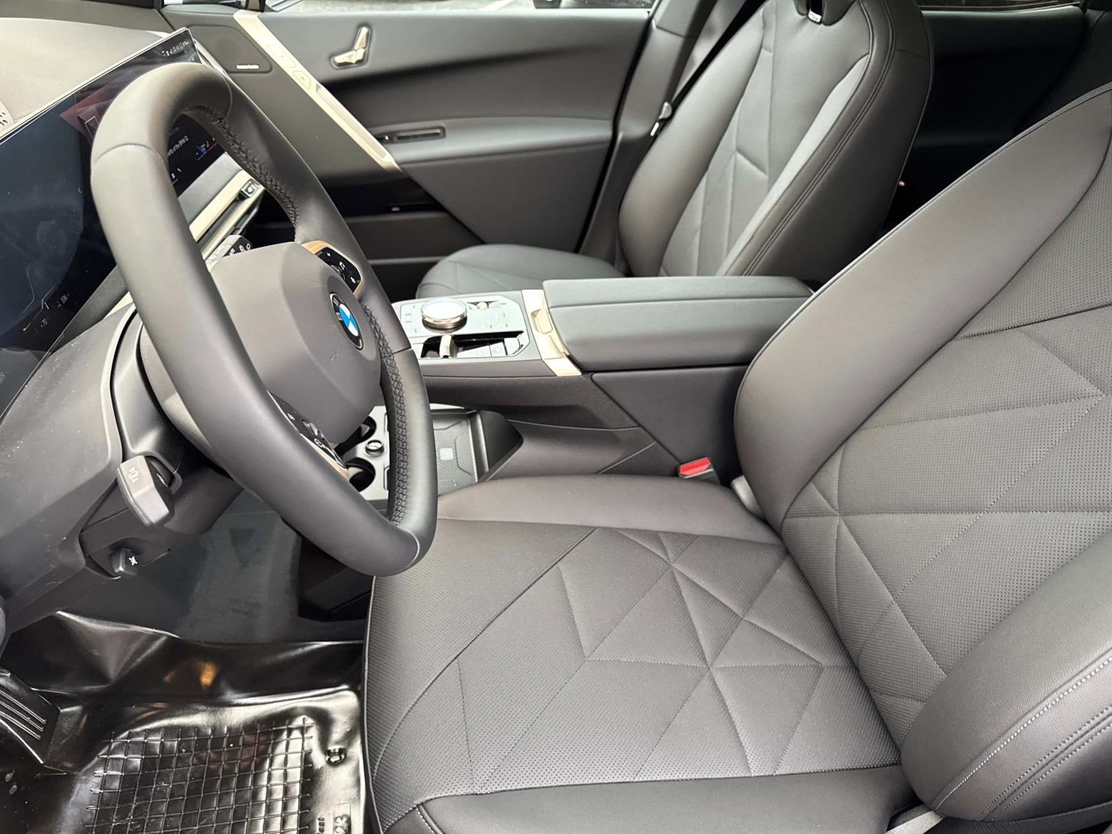 2026 BMW iX 60 - Photo 19