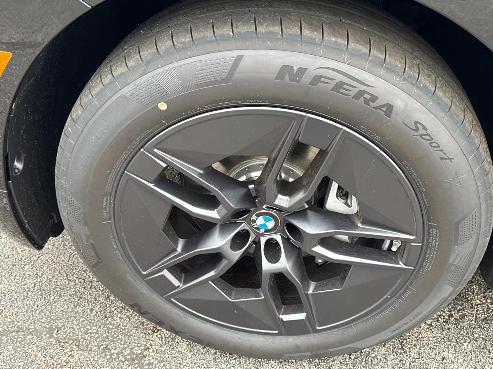 2026 BMW iX 60 - Photo 9