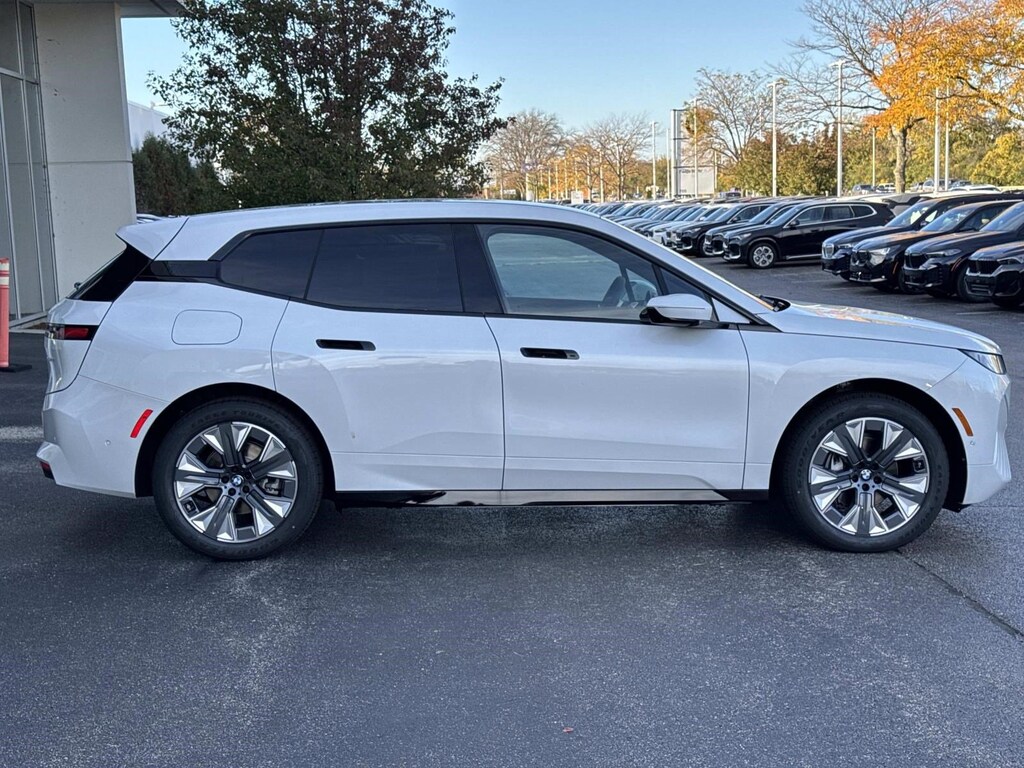 New 2026 BMW iX xDrive60 SUV