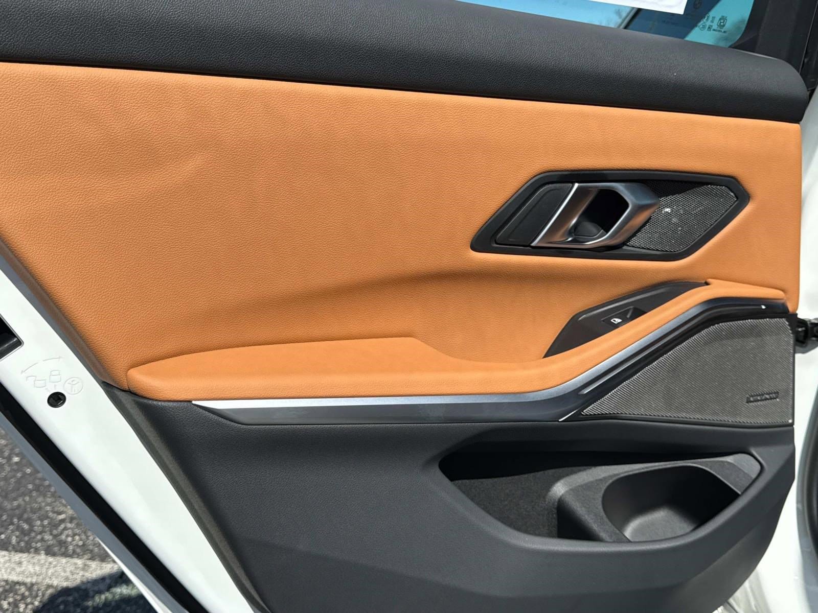 2025 BMW 3 Series 330i - Photo 10