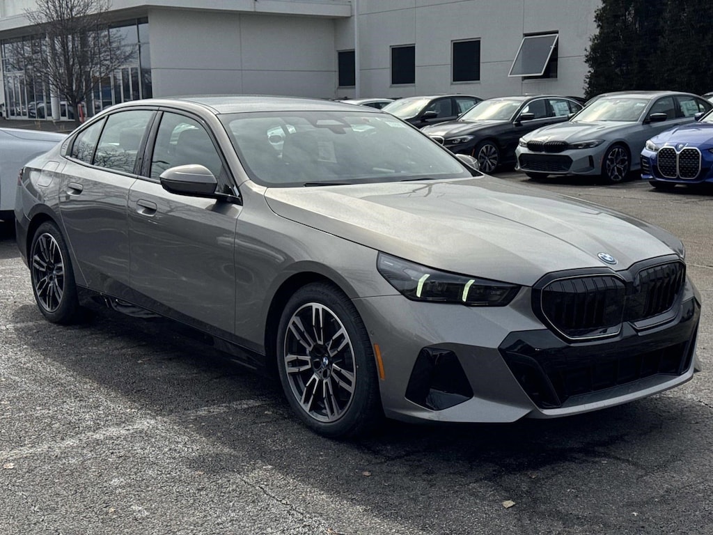 New 2026 BMW 550e xDrive Sedan