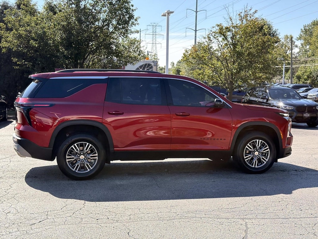 Used 2024 Chevrolet Traverse AWD LT SUV