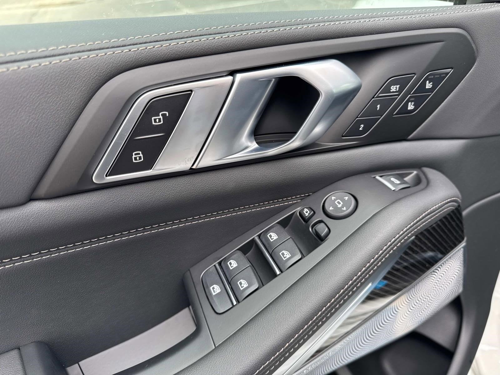 2026 BMW X5 M60i - Photo 18