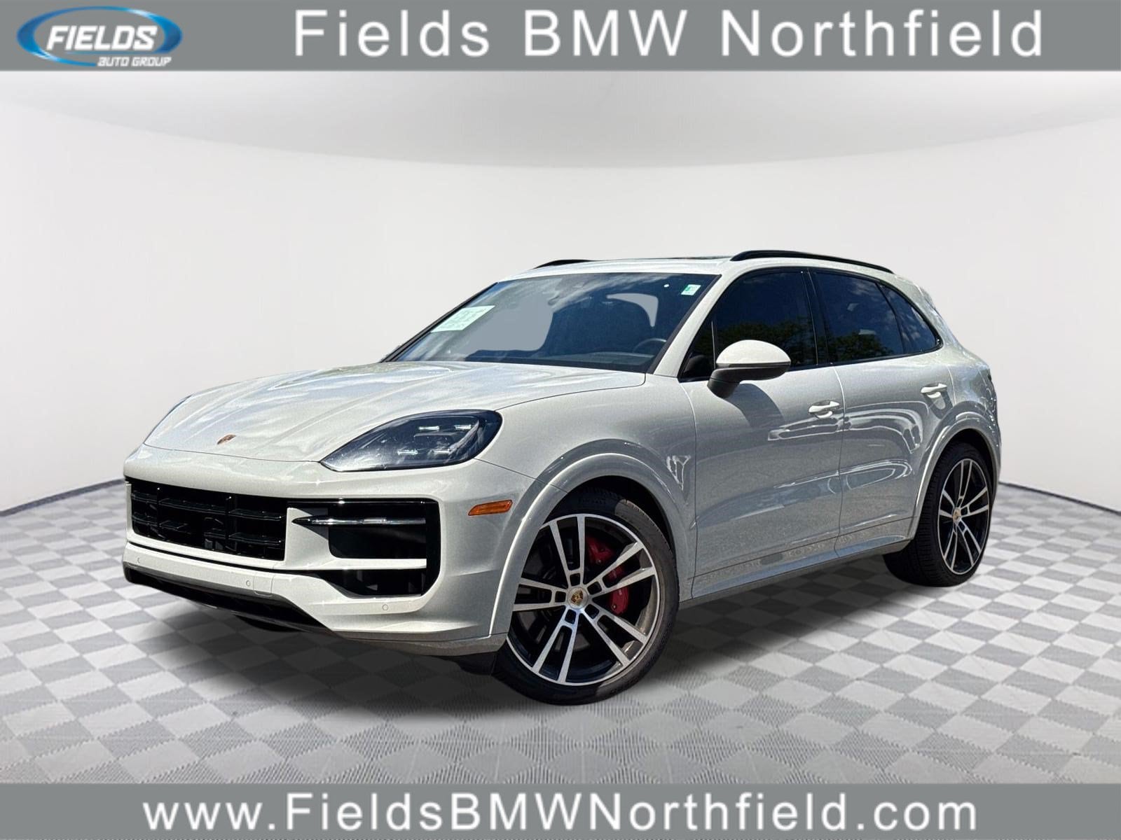 2024 Porsche Cayenne S's photo