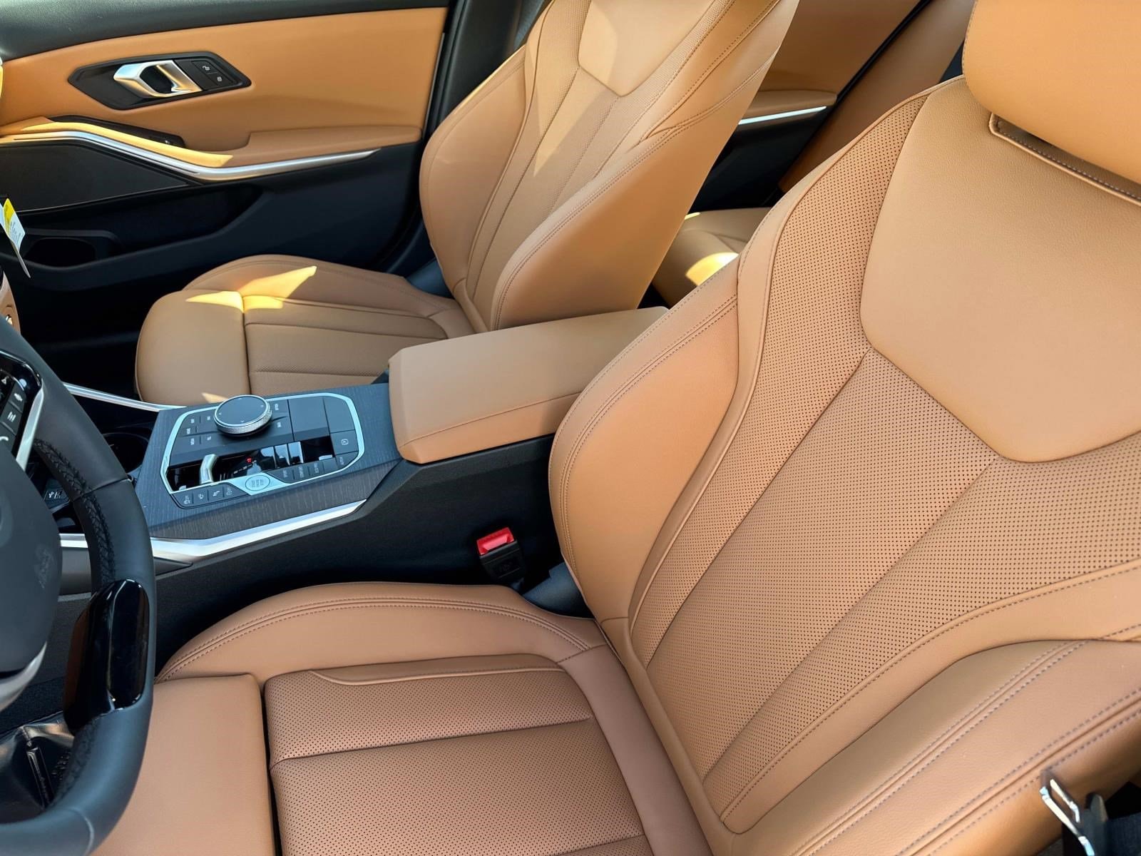 2025 BMW 3 Series 330i - Photo 18