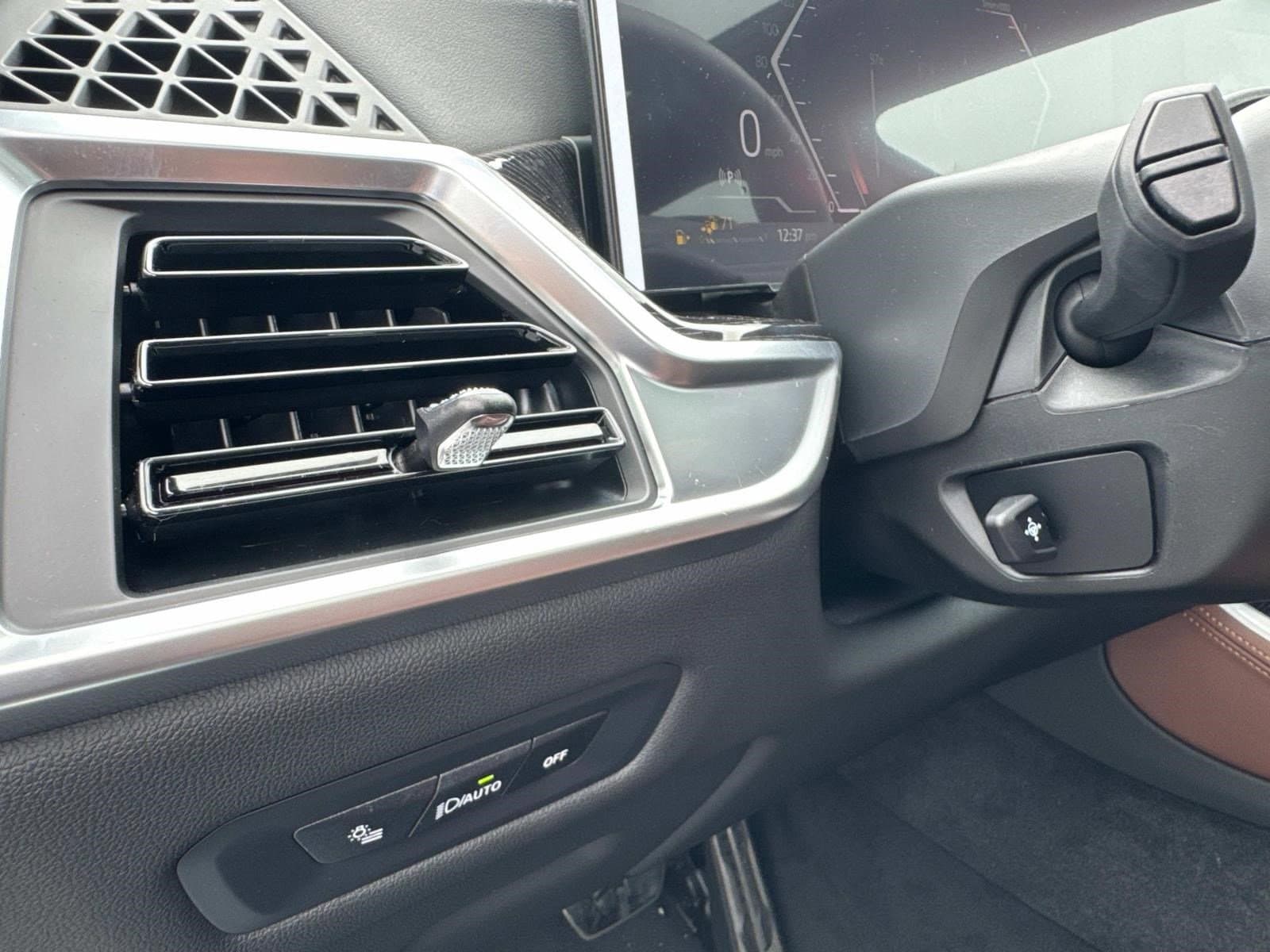 2026 BMW X5 50e - Photo 33