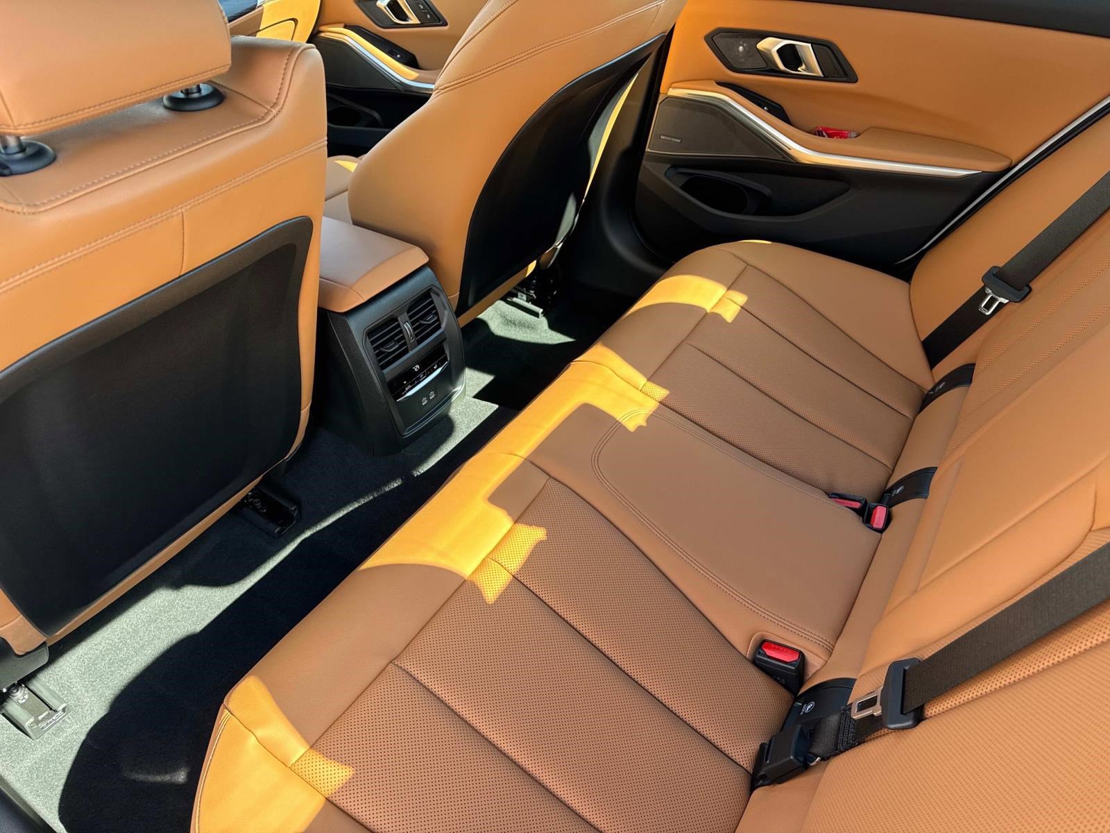 2025 BMW 3 Series 330i - Photo 12