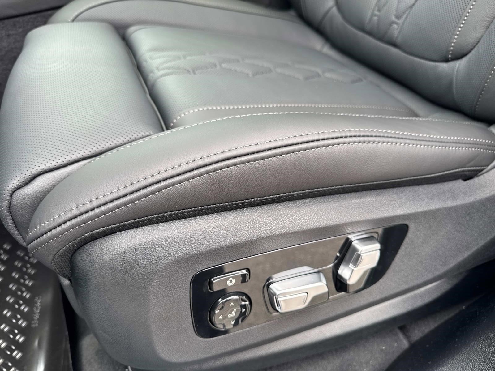 2026 BMW X5 M60i - Photo 21