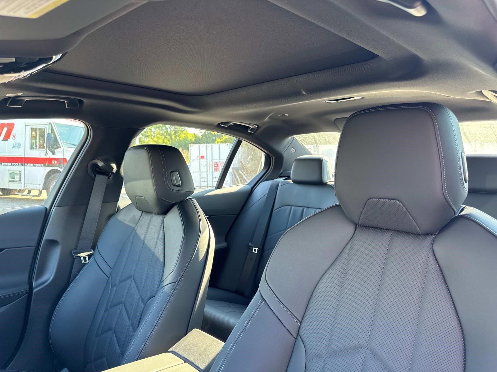 2026 BMW i5 40 - Photo 32