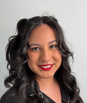 Staff member Karen Alcantara from ID_00e0e98cecd1