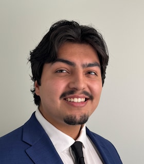 Staff member Carlos Jimenez from ID_5bb2ab3ad847