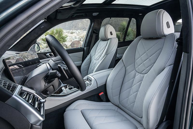 2027 BMW X5 cockpit interior view