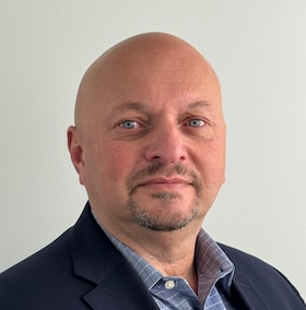 Staff member Irv Shenderovsky from ID_a519299d05b8