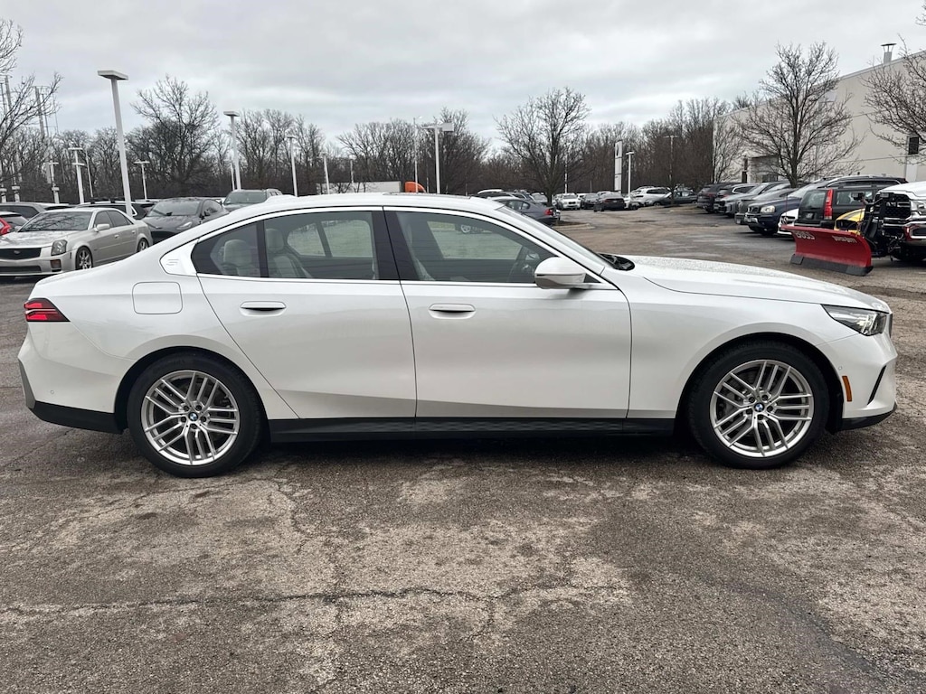 New 2025 BMW 530i xDrive Sedan
